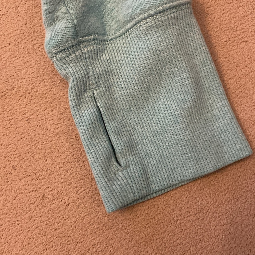 Crewneck - Picture 2 of 4